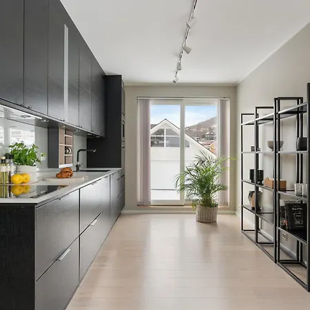 Luxury L Perfect For Large Groups L Quiet And Free Garage Tromso