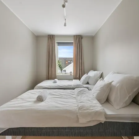 Luxury L Perfect For Large Groups L Quiet And Free Garage