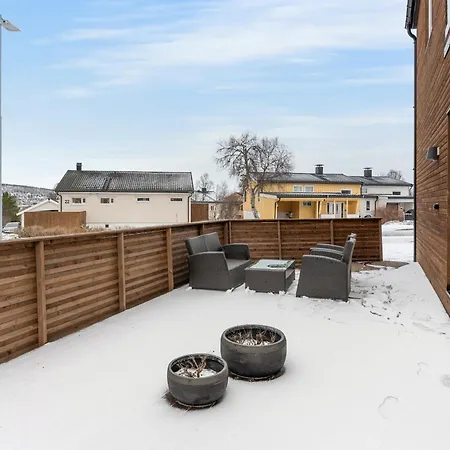 Luxury L Perfect For Large Groups L Quiet And Free Garage Tromso