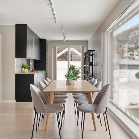 Apartment Luxury L Perfect For Large Groups L Quiet And Free Garage Tromso