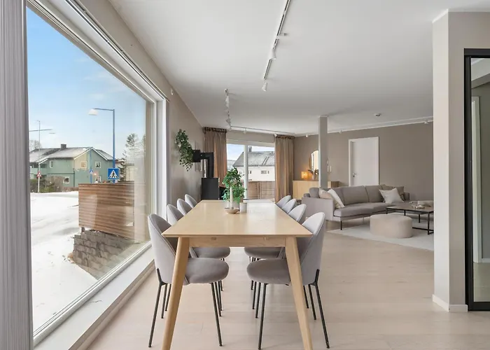 Luxury L Perfect For Large Groups L And Quiet Appartement Tromsø